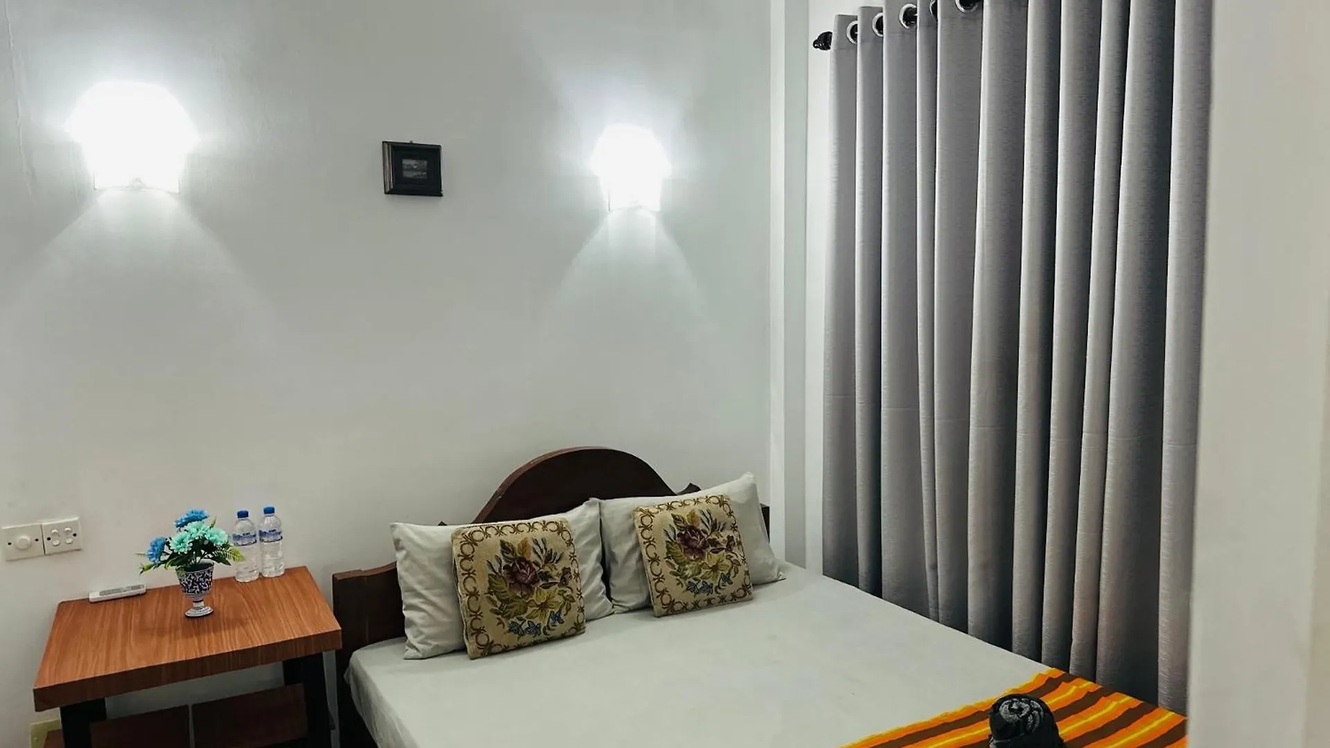 Guest house Rosebay Lagoon Negombo Sri Lanka