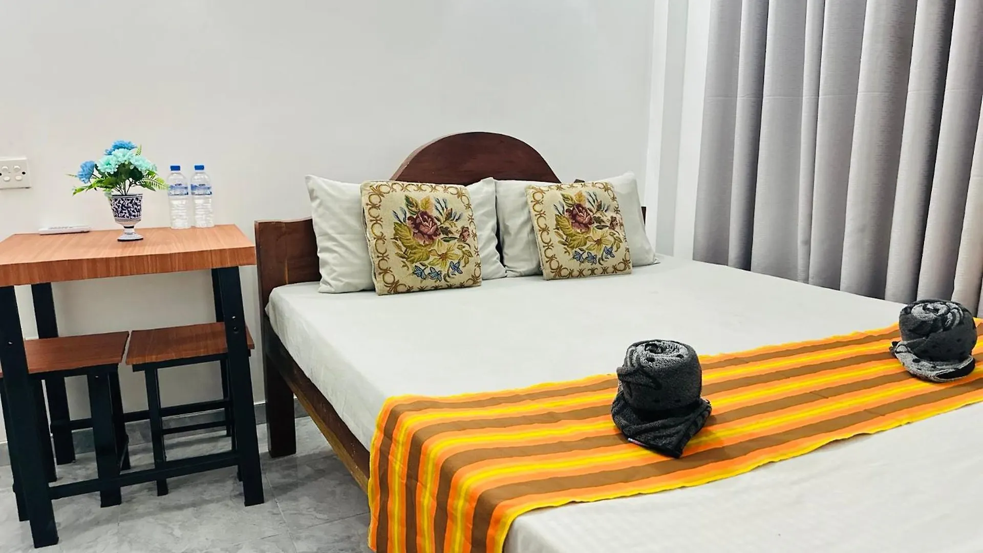 Rosebay Lagoon Negombo Guest house