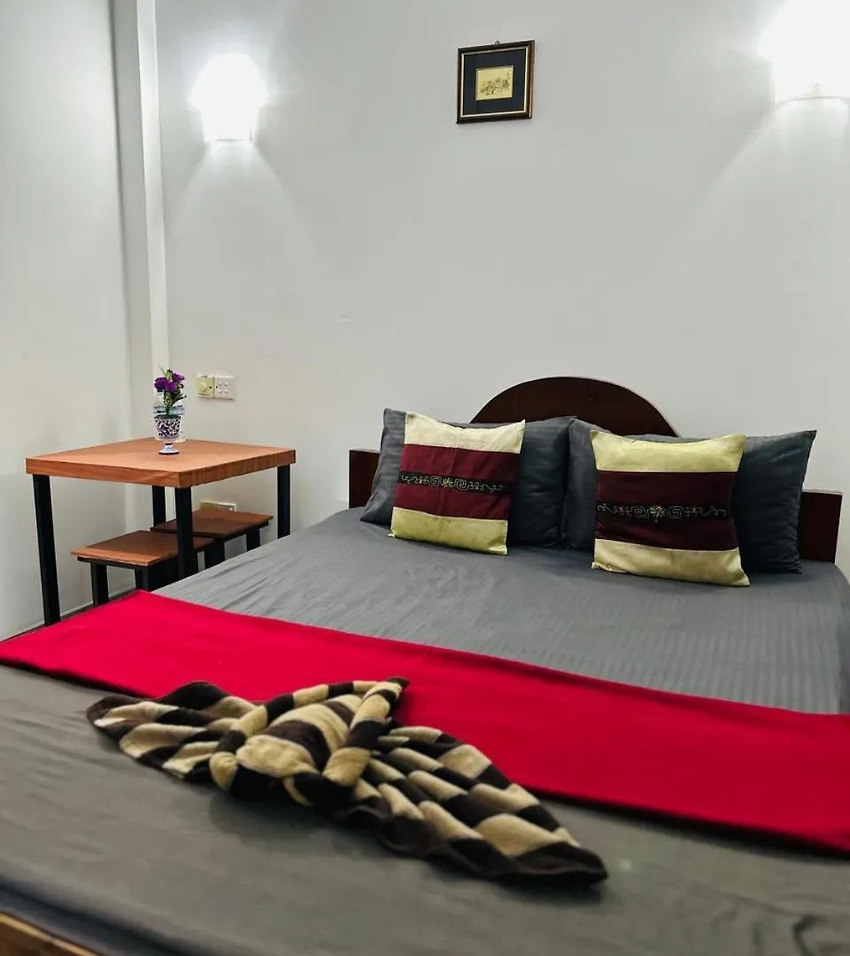 Rosebay Lagoon Negombo Guest house
